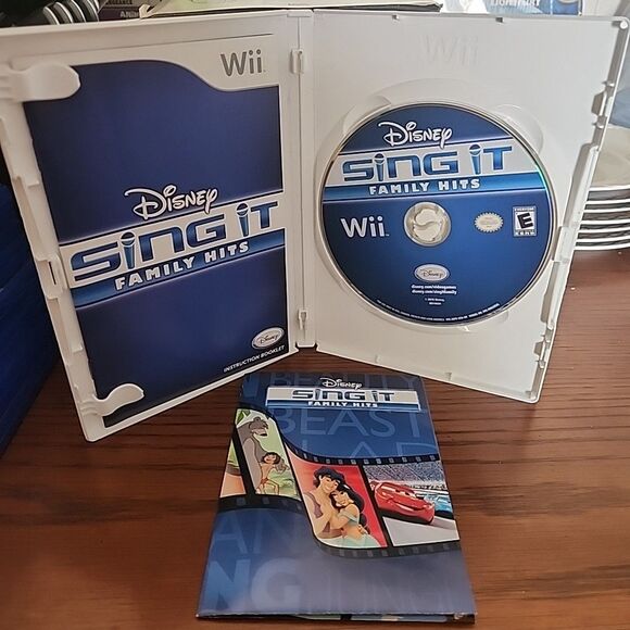 NINTENDO Wii Disney Sing It Family Hits 2010 CIB - Picture 3 of 3